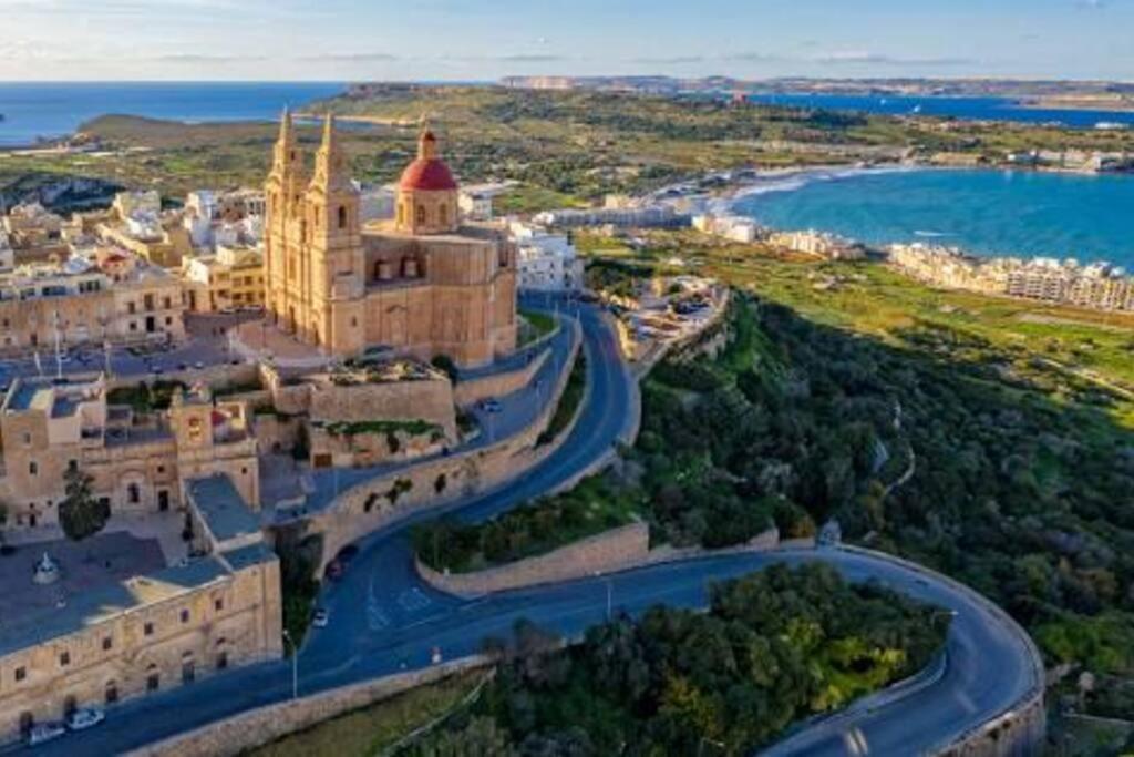 Seaside Serenity - A Lovely Apartment With Views Mellieha Luaran gambar