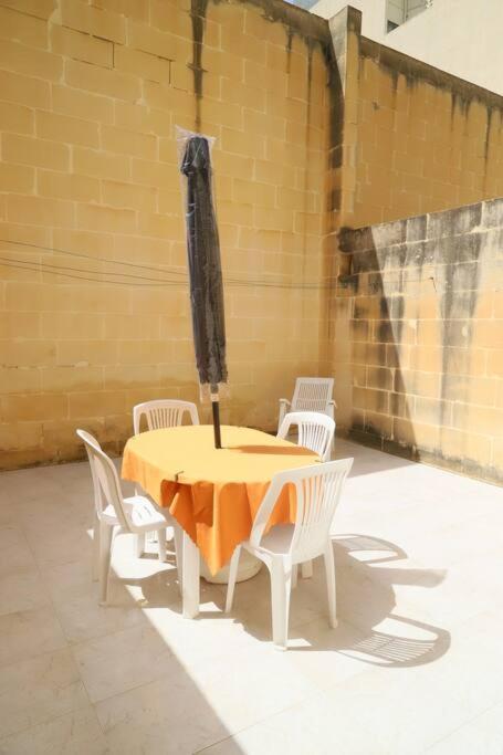 Seaside Serenity - A Lovely Apartment With Views Mellieha Luaran gambar