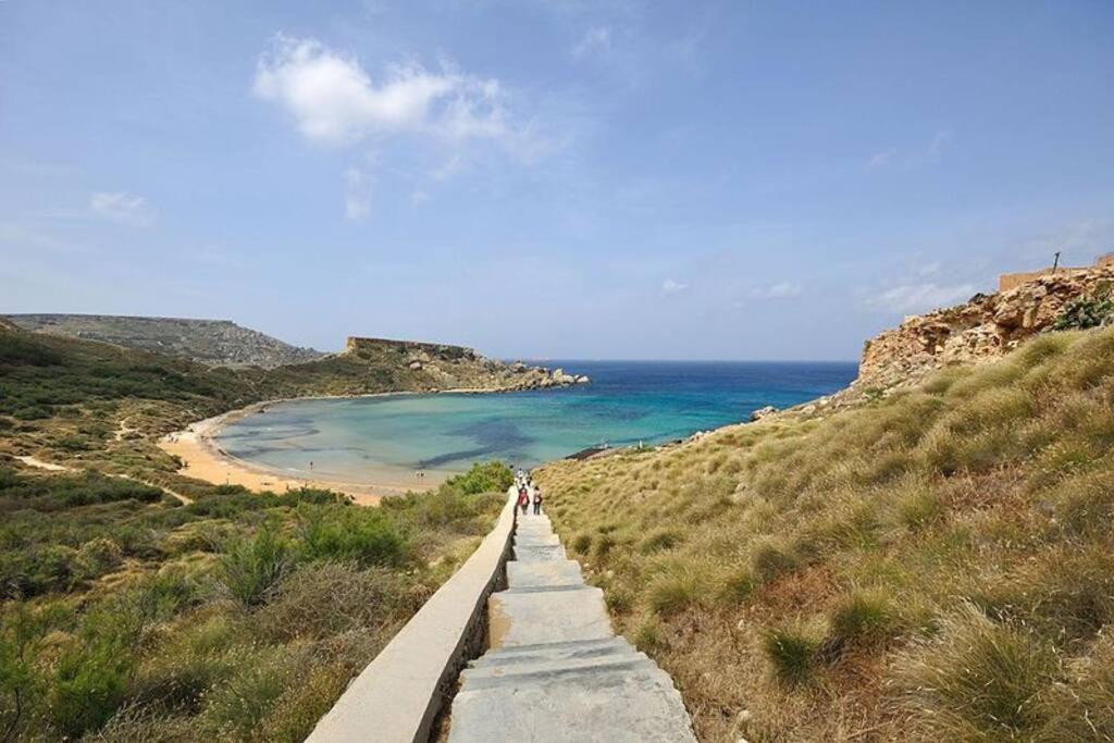 Seaside Serenity - A Lovely Apartment With Views Mellieha Luaran gambar